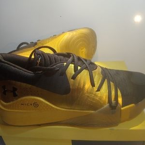 Under Armour Anatomix Spawn Low Metallic-Gold Mens Size 12.5